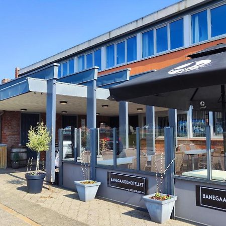 Banegaardshotellet Vojens Bagian luar foto