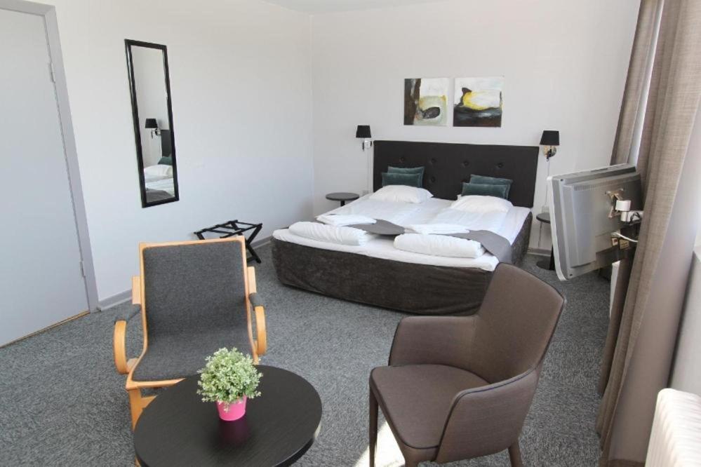 Banegaardshotellet Vojens Bagian luar foto